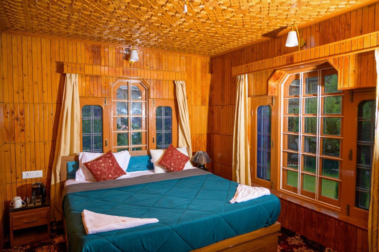 Hotel Peaceful Mornings Srinagar Exterior foto